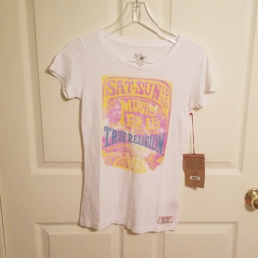 Brand new True Religion tee!!